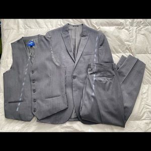 Zegara Wool 3-Piece Gray Suit 40R, Medium, 32x30 Slim Fit